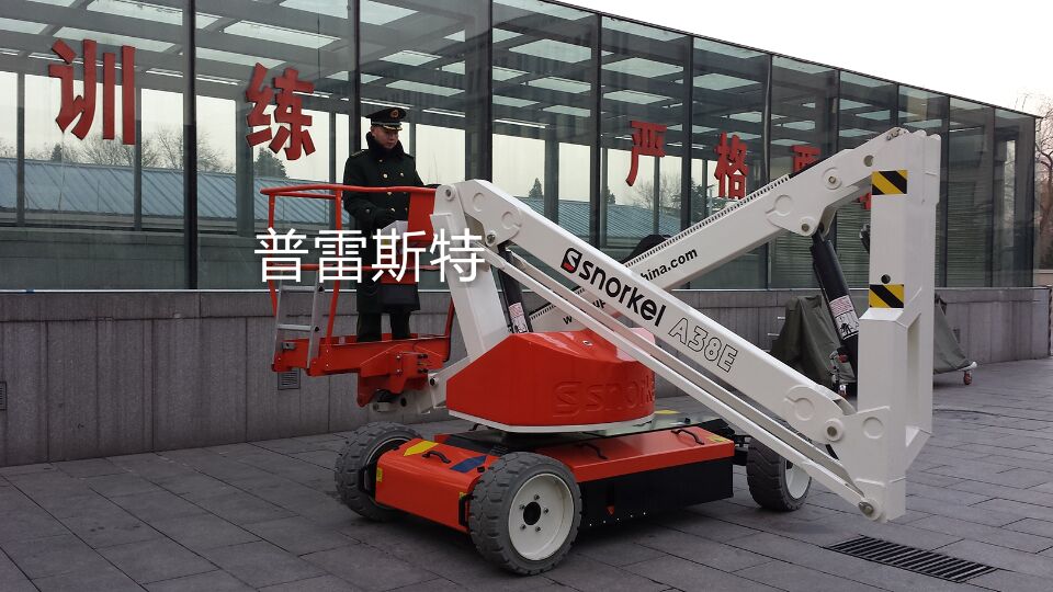 曲臂升降車 曲臂升降車