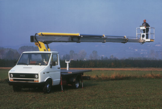 鋁合金高空作業(yè)車 鋁合金高空作業(yè)車